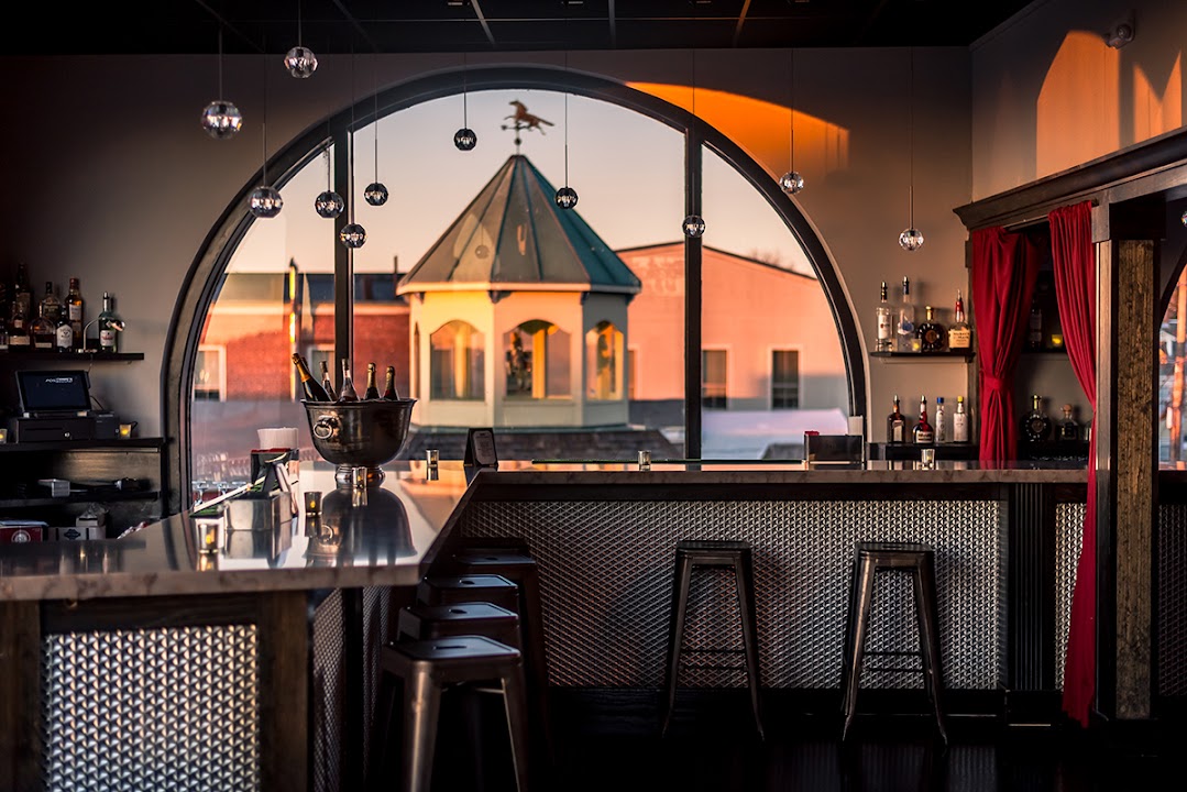 Dueling Pianos Bar at Top Of Pelham